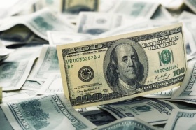 Курс доллара выше 100 рублей вызван дефицитом валюты