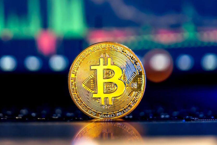 Биткоин упал до минимумов с апреля 2025 года